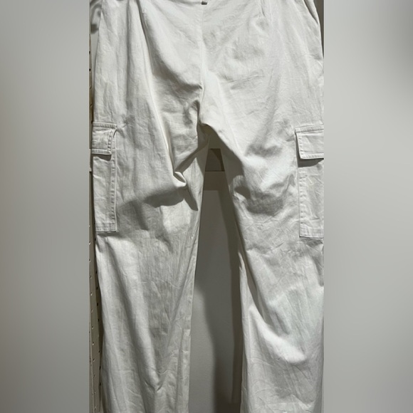 Theory White Cargo Pants - Picture 1 of 3